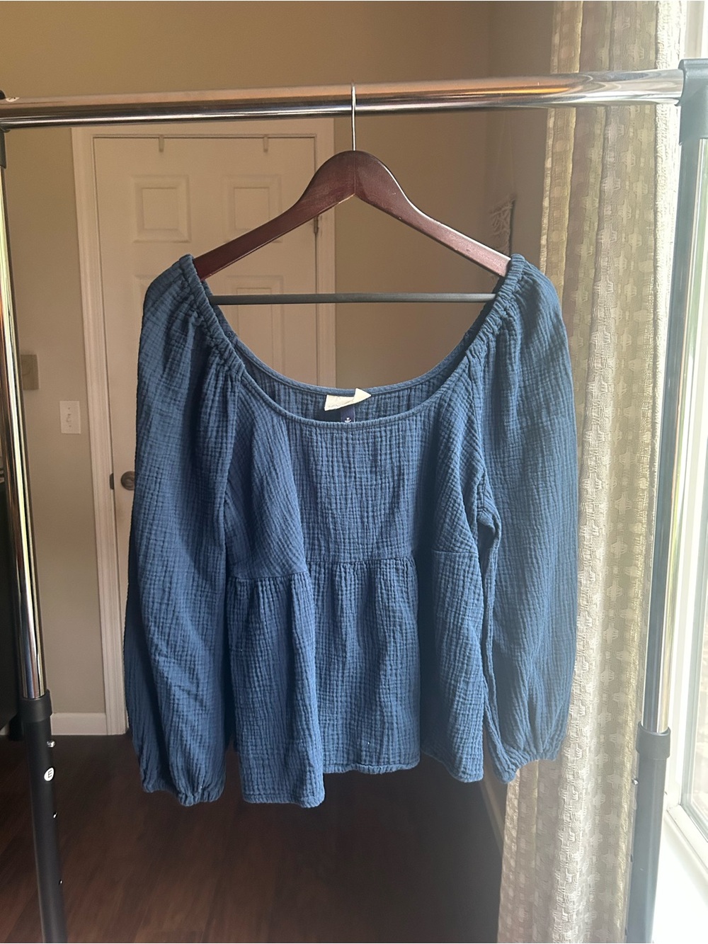 Universal Thread Blue Peasant Long-Sleeve Cotton Gauze Top